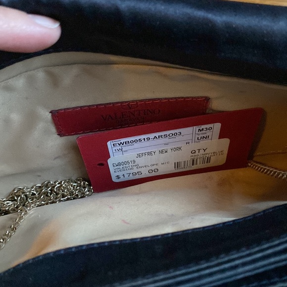 Gorgeous Valentino Black & Crystal Bag - Picture 5 of 7